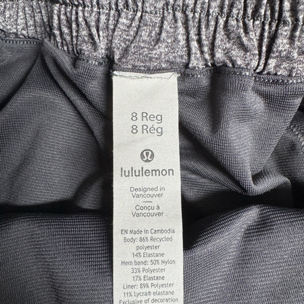 lululemon hotty hot shorts 2.5” - Picture 3 of 8